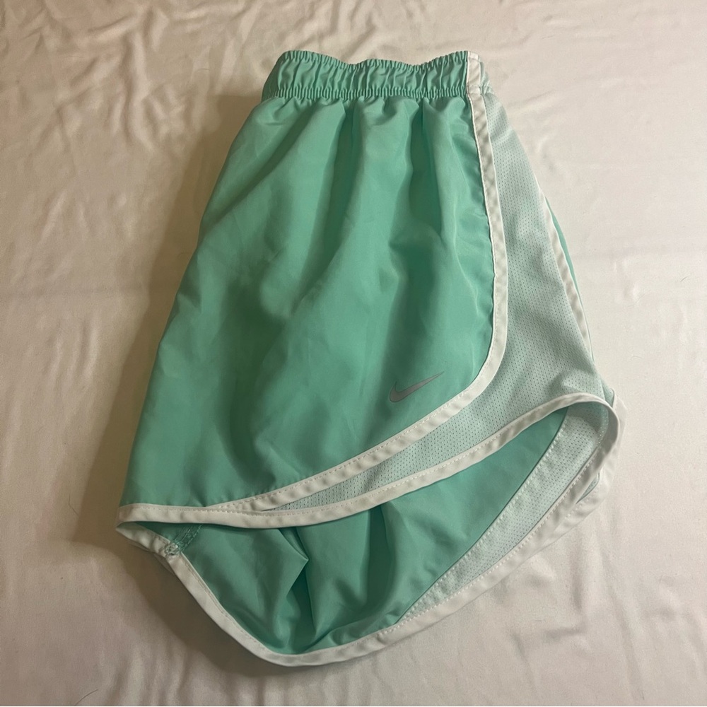 Nike Dri-Fit Women’s‎ Large Mint Green Tempo Running Shorts - Picture 2 of 6